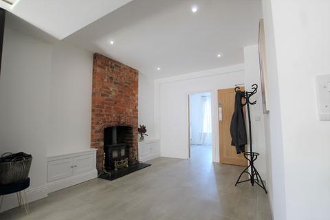 30 Lewisham Road, Gloucester, GL1 5EL
