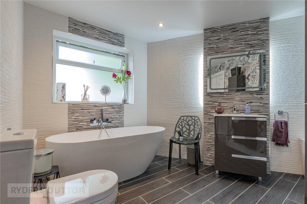 En-Suite Bathroom