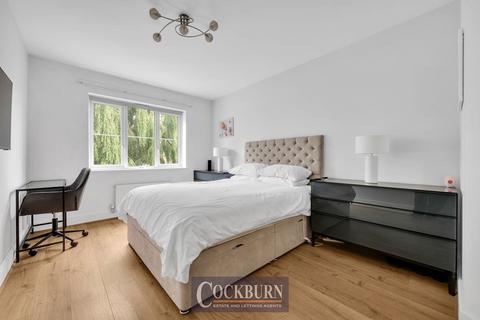 19 Oaktree Gardens, Eltham, London, SE9 3GA