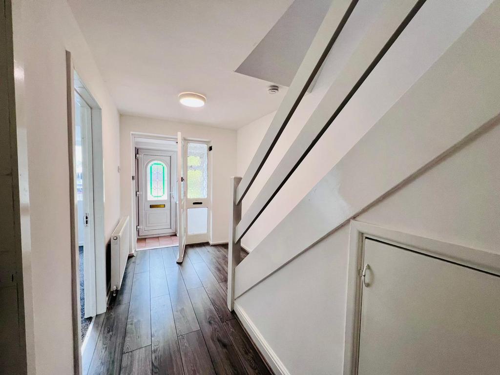 HALLWAY (2).jpg