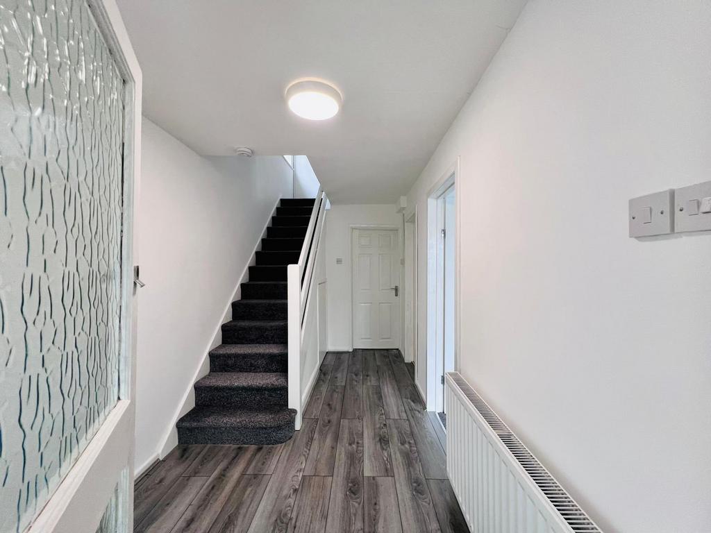 HALLWAY.jpg
