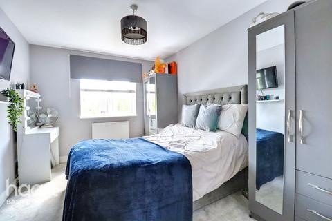 Flat 4, 8 Gatwick View, Billericay, CM12 9QU