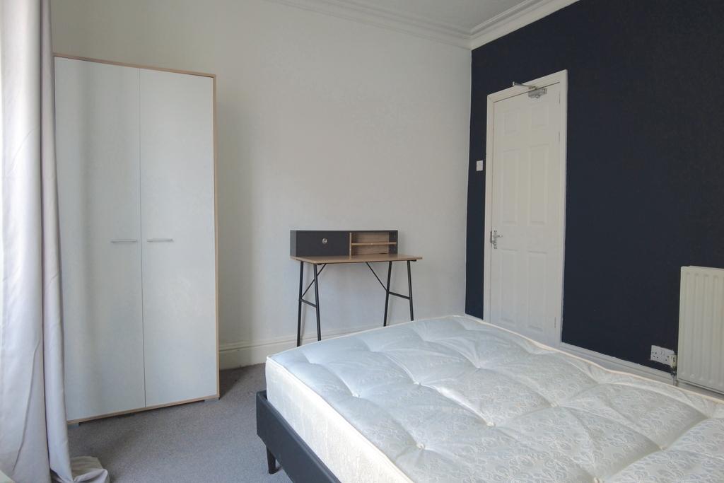 Bedroom-6.jpg