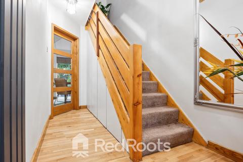 24 Linden Walk, Toll Bar, Doncaster, DN5 0RN