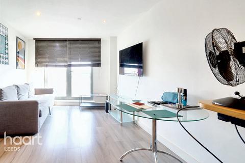2 bedroom apartment for sale, Cross Green Lane, Leeds