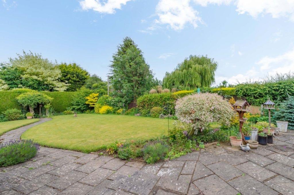 Back Garden Emily Dimelow Ewemove Whitchurchand Nantwi