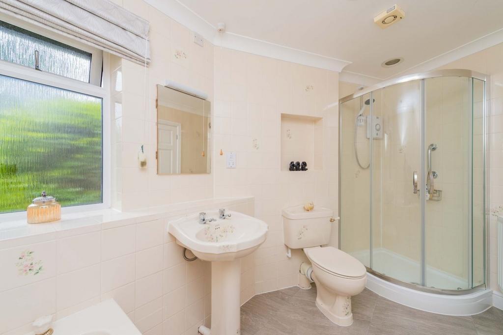 Bathroom Emily Dimelow Ewemove Whitchurchand Nantwich