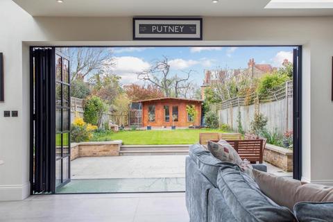 6 bedroom terraced house to rent, Landford Road, SW15