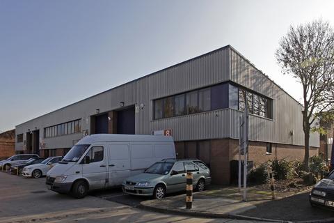 Research & development facility to rent, Willow Rd Slough SL3 0DP
