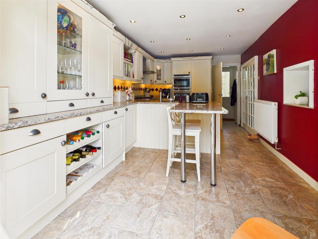 CAM01713 G0-PR0113-STILL011.jpg