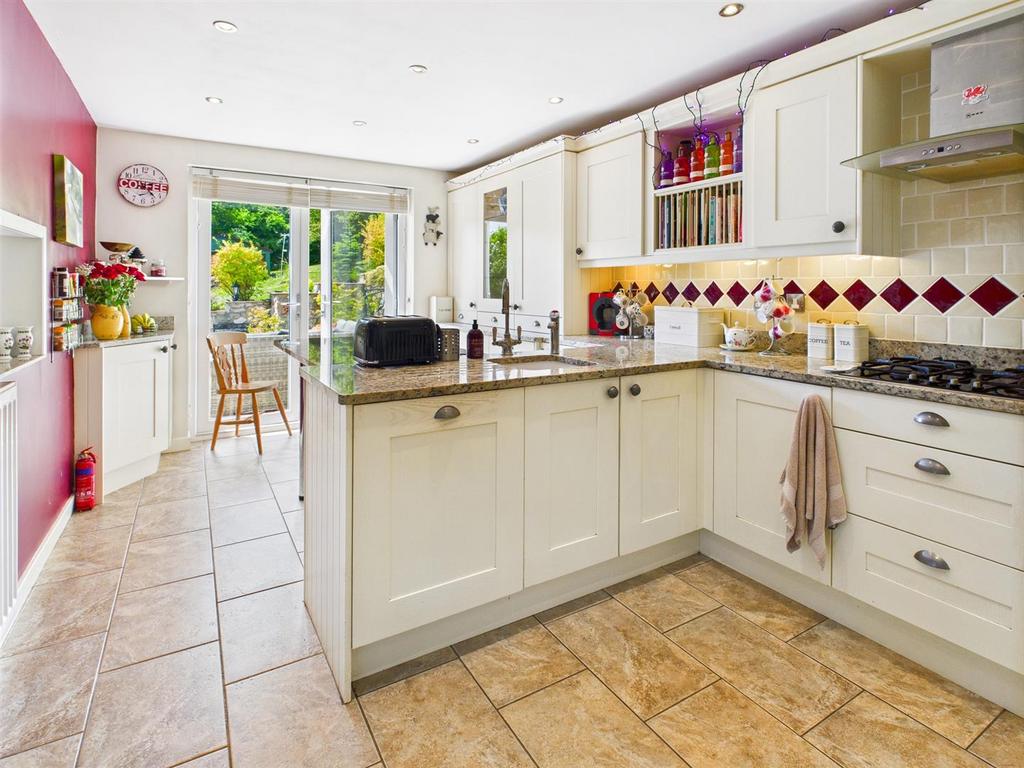 CAM01713 G0-PR0113-STILL013.jpg