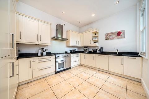 26 College Road, Isleworth, TW7 5DW