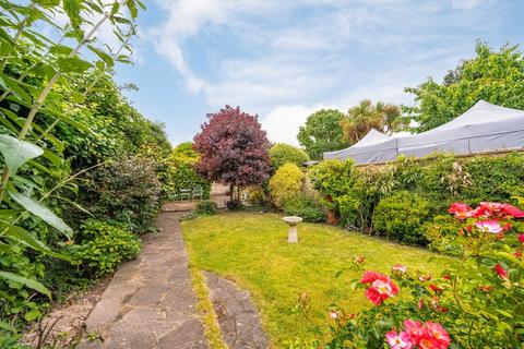 26 College Road, Isleworth, TW7 5DW