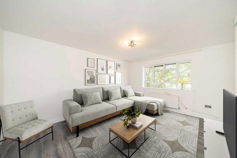 Brassey Square, London SW11