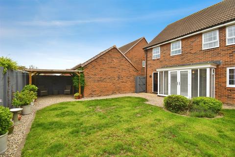 4 bedroom detached house for sale, Lawrance Avenue, Anlaby, Hull