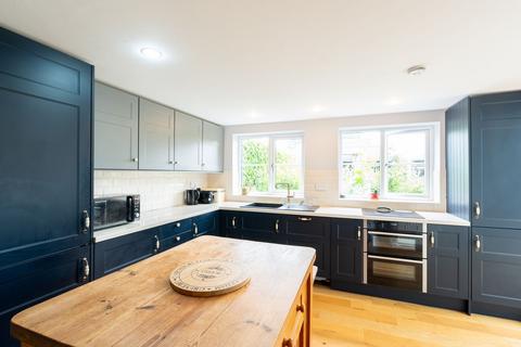 3 bedroom cottage for sale, Castle Road, Wootton, OX20