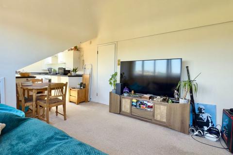 10 Fernleigh Gardens, Wadebridge, PL27 7JL
