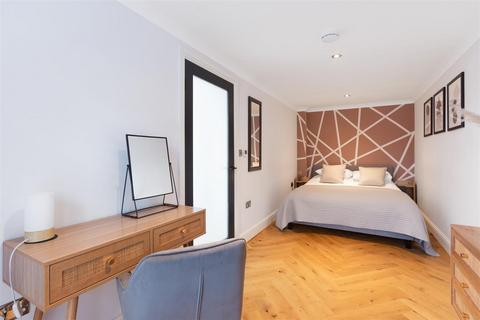 undefined, Camborne Road, Raynes Park SM4