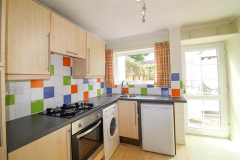2 bedroom terraced house to rent, Grange Road, Dacre Banks