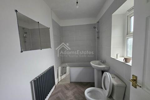 3 bedroom terraced house for sale, Bretton Street, Dewsbury