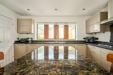 5 bedroom detached house for sale, Green View,  Town Street, Gildersome