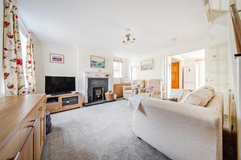 21 Chestnut Close, Brize Norton, Carterton, OX18 3YN