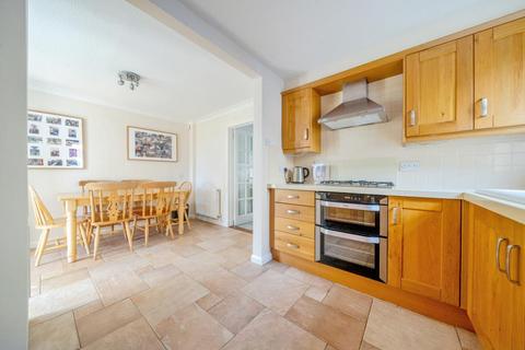 21 Chestnut Close, Brize Norton, Carterton, OX18 3YN