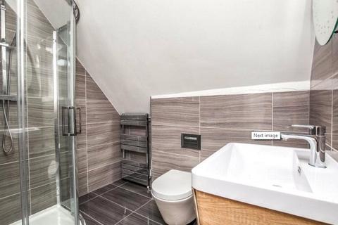 Flat 1, 11 - 13 Old Woking Road, West Byfleet, KT14 6LW