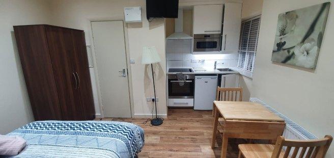 Chatsworth-road-nw2-4bh-981563