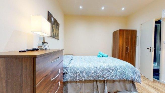 Chatsworth-road-nw2-4bh-981560