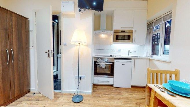Chatsworth-road-nw2-4bh-981554