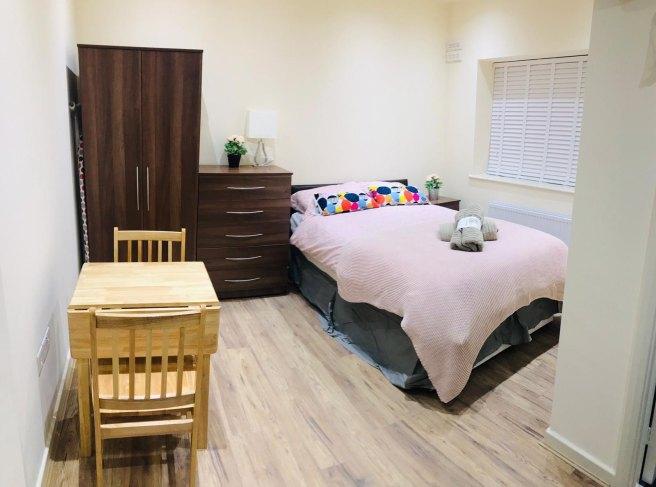 Chatsworth-road-nw2-4bh-981598