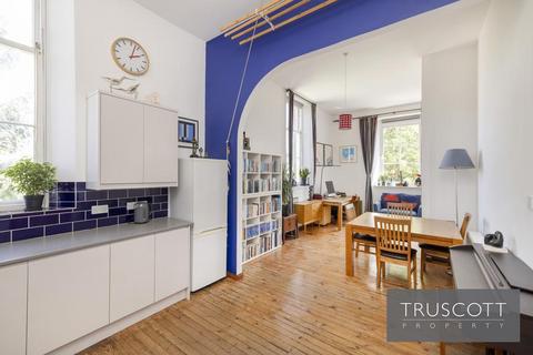 11 Lasswade Court, 32 School Green, Lasswade, EH18 1NB