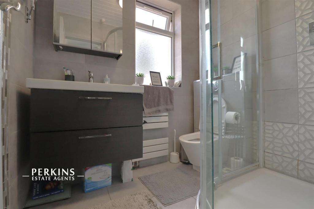 BATHROOM 2.jpg