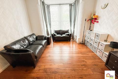 1 bedroom flat for sale, a Courtland Avenue, Ilford
