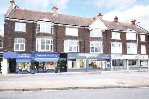 Flat 1, 15 Old Woking Road, West Byfleet, KT14 6LW