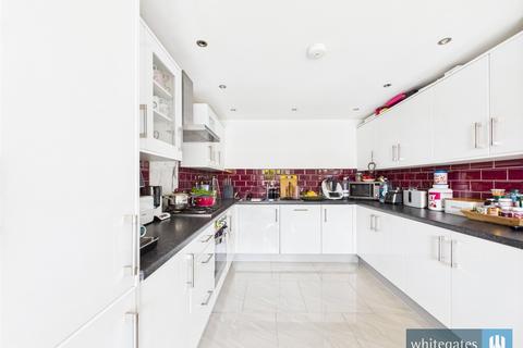 4 bedroom detached house for sale, Poplars Park Road, Bradford, West Yorkshire, BD2