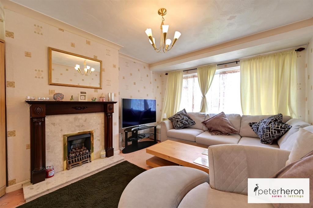 Lounge/Dining Room