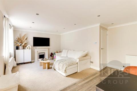 6 Bloomfield Road, Cheshunt, Waltham Cross, EN7 6WJ