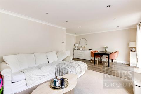 6 Bloomfield Road, Cheshunt, Waltham Cross, EN7 6WJ