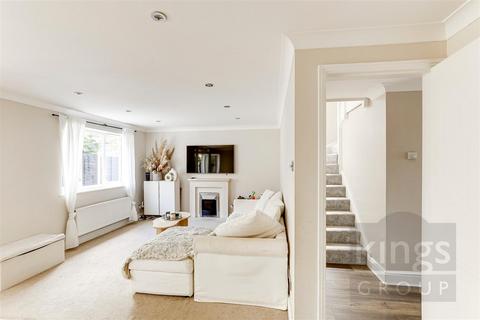 6 Bloomfield Road, Cheshunt, Waltham Cross, EN7 6WJ