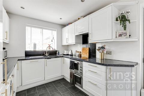 6 Bloomfield Road, Cheshunt, Waltham Cross, EN7 6WJ