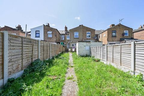 1 bedroom flat to rent, Dersingham Avenue, Manor Park, London, E12