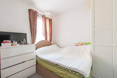 1 bedroom flat to rent, Dersingham Avenue, Manor Park, London, E12