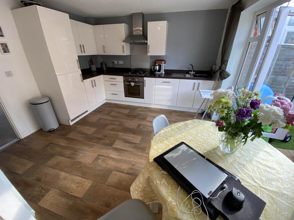 Kitchen diner