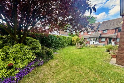 2 bedroom retirement property for sale, Fairhaven Court, Fairhaven, Egham, Surrey, TW20