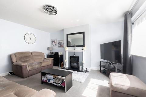 9 Caernarvon Close, Cheltenham, GL51 3LQ