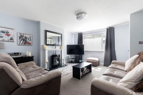9 Caernarvon Close, Cheltenham, GL51 3LQ