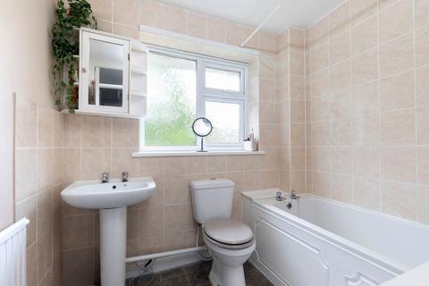 9 Caernarvon Close, Cheltenham, GL51 3LQ