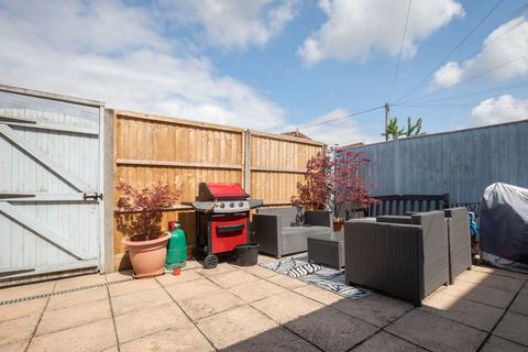 9 Caernarvon Close, Cheltenham, GL51 3LQ